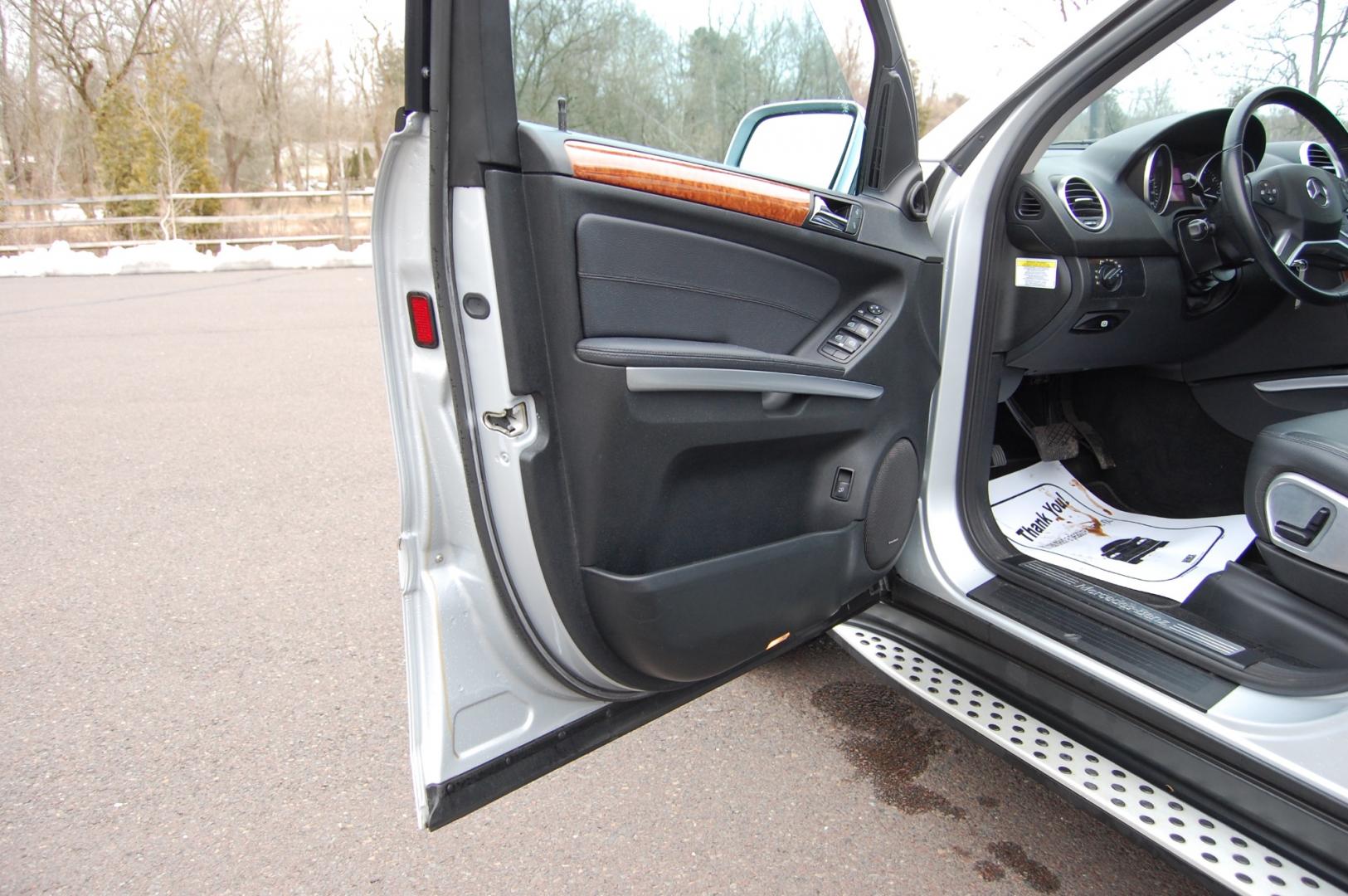 2009 Silver /Black leather Mercedes-Benz M-Class (4JGBB86E09A) with an 3.5 Liter V6 engine, Automatic transmission, located at 6528 Lower York Road, New Hope, PA, 18938, (215) 862-9555, 40.358707, -74.977882 - Here for sale is a very nice 2009 Mercedes-Benz ML350. Under the hood is a strong running 3.5 liter V6 which puts power to the AWD system via a smooth shifting automatic transmission. Features include; Black leather interior, wood grain trim, keyless entry, one master key, cruise control, tilt ste - Photo#13